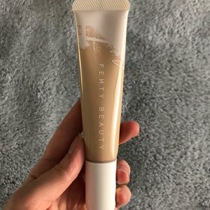 Fenty beauty hyrdating foundation